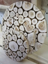 Подставка из можжевельника круглая (диаметр 27см) от магазина ЮТВУД "Корпорация Леса"
